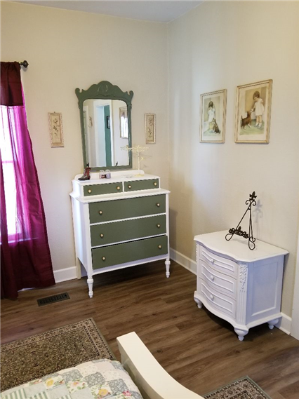 Cute  Cozy Historic District Home - Photo 10