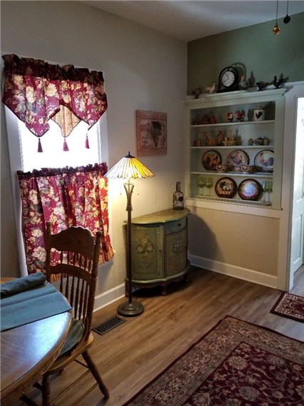 Cute  Cozy Historic District Home - Photo 12