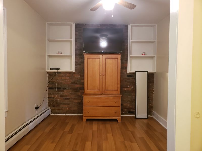 Quiet spacious home away from home - Photo 8