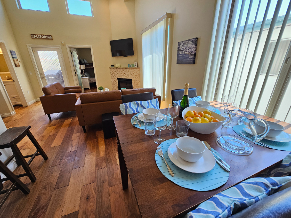 Luxury Beach Condo with Rooftop Patio Walking Distance to Ocean and Resaurants - Photo 5