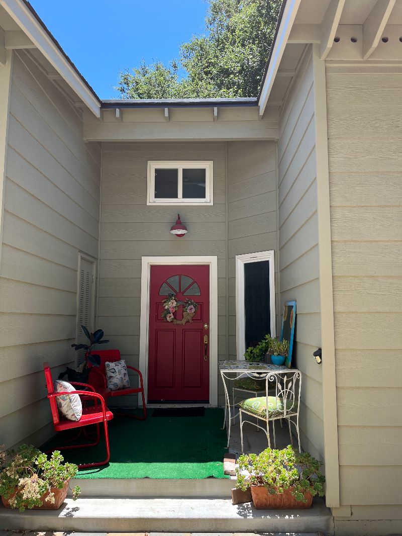 Cute Furnished Studio/Bungalow - Photo 1