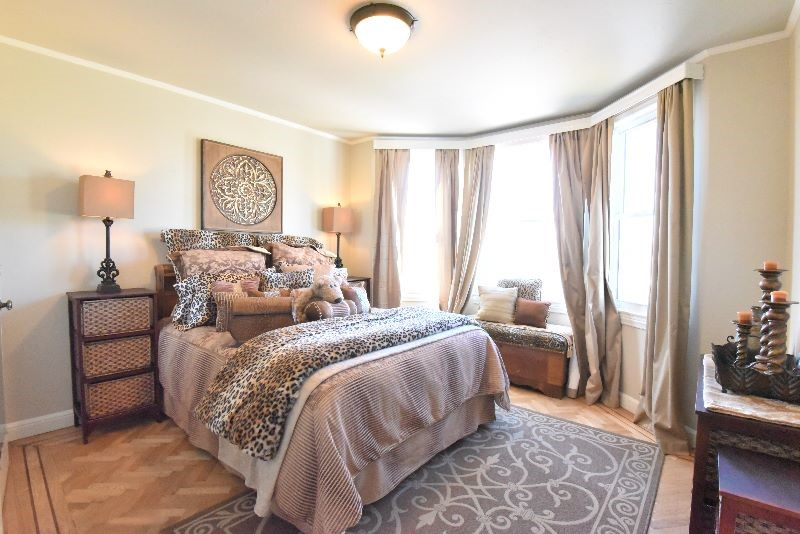Lavish Leopard Room