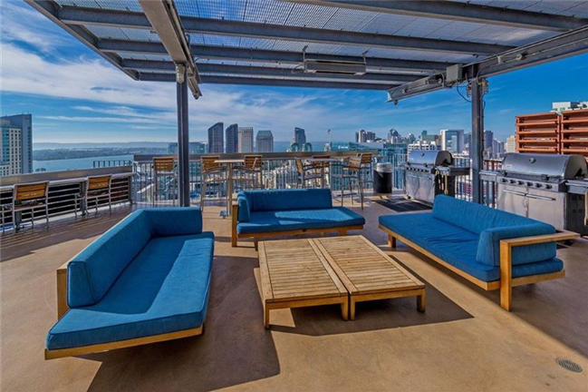 Luxurious Condo in Downtown San Diego - Photo 1
