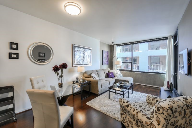 Luxurious Condo in Downtown San Diego - Photo 3