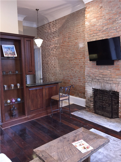 Luxury French Quarter Apartment - Photo 2