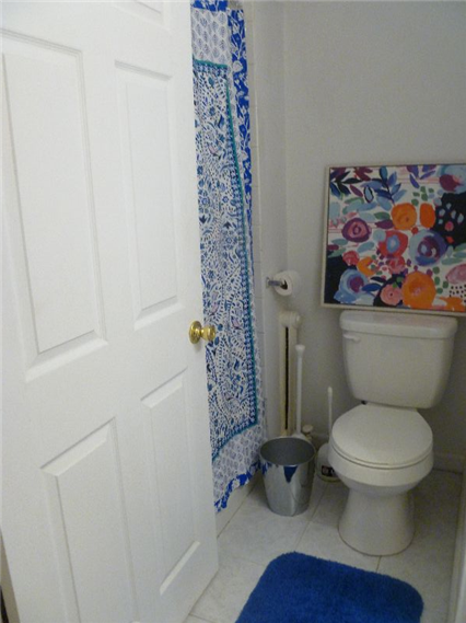 Gorgeous Room in Newly-Renovated Townhouse in Heart of DC! - Photo 10