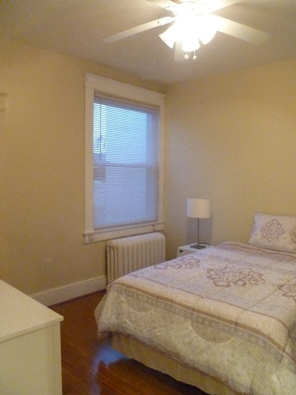 Gorgeous Room in Newly-Renovated Townhouse in Heart of DC! - Photo 5
