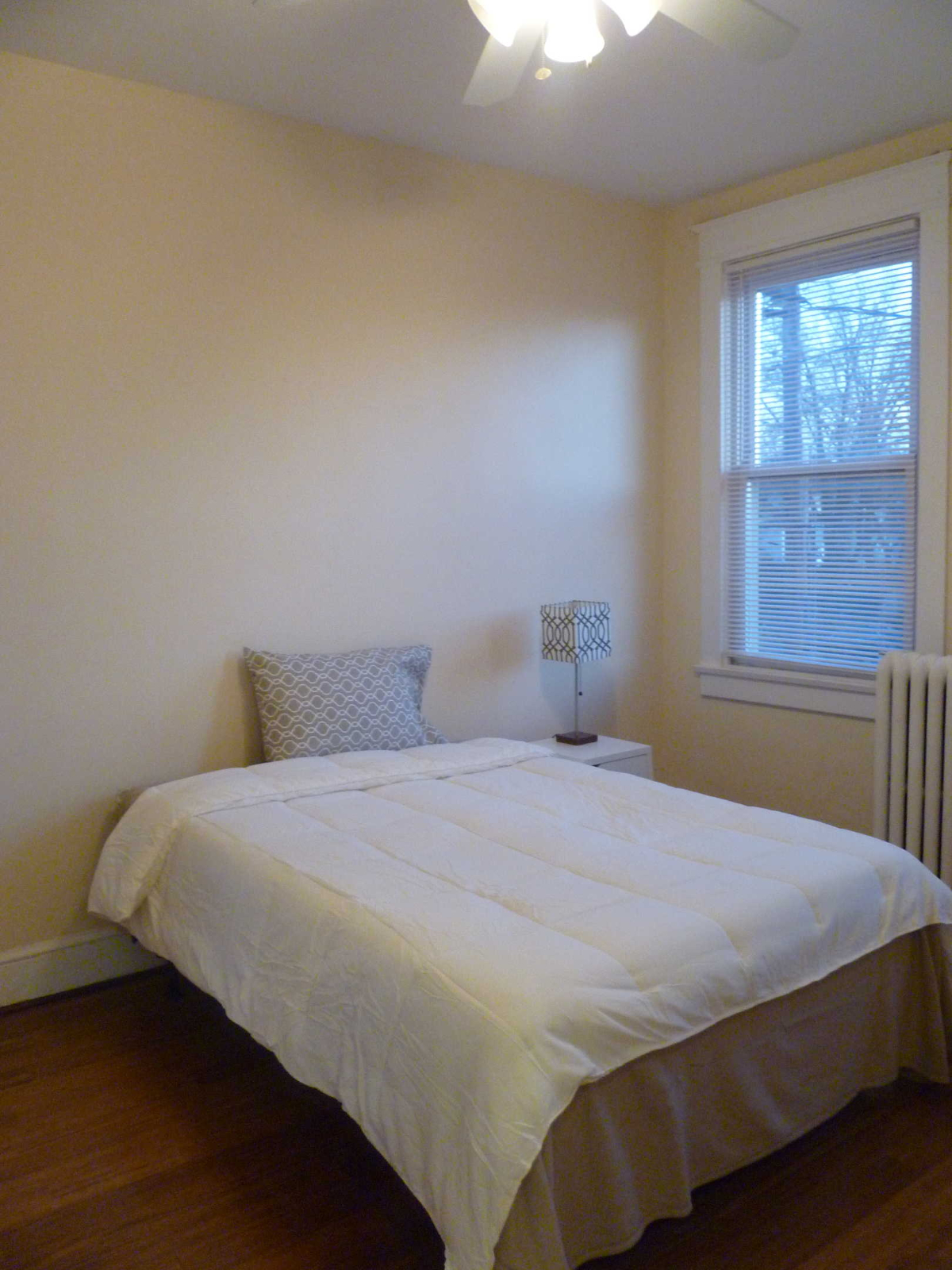 Gorgeous Room in Newly-Renovated Townhouse in Heart of DC! - Photo 7