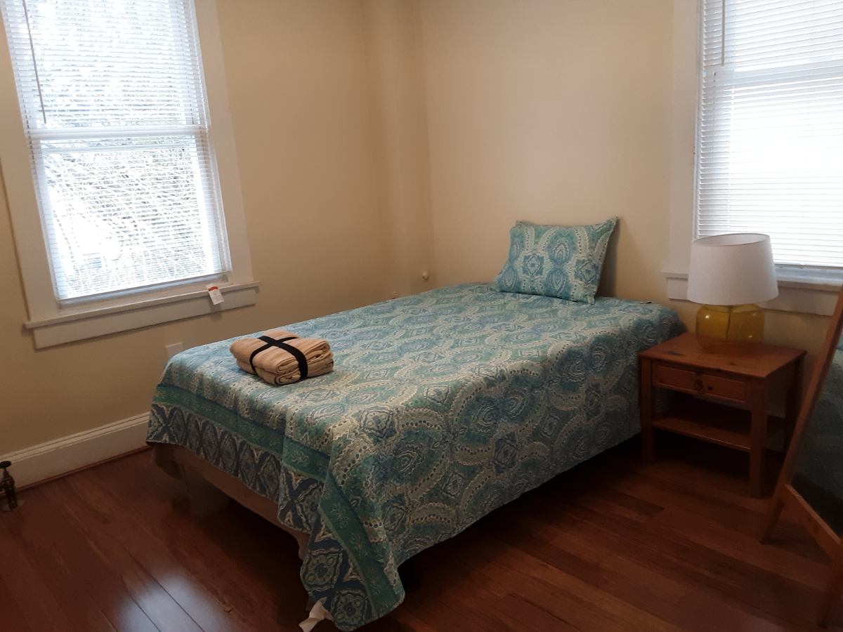 Gorgeous Room in Newly-Renovated Townhouse in Heart of DC! - Photo 9