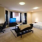 Room A: Clean XL Master Suite