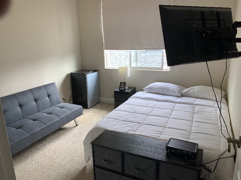 Room C: Clean and Quiet