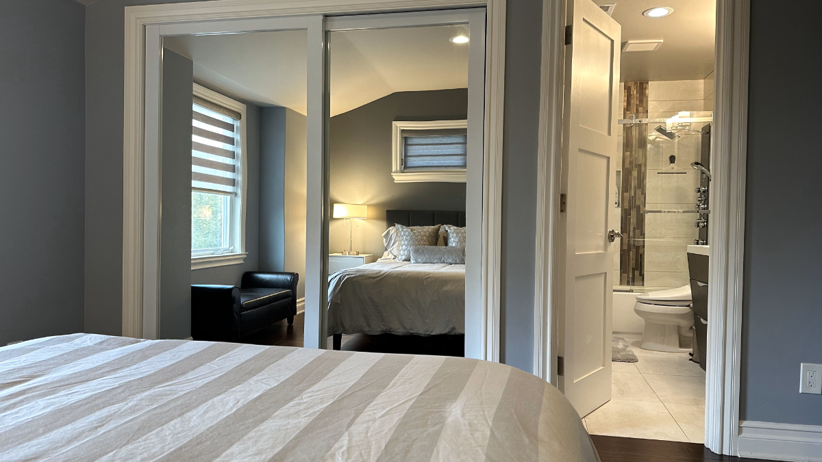 A Luxurious Guest House with Garage Parking - Photo 5