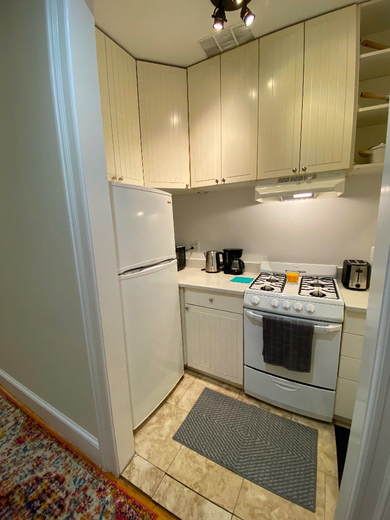 GORGEOUS & SPACIOUS  UPPER MANHATTAN APARTMENT - Photo 8