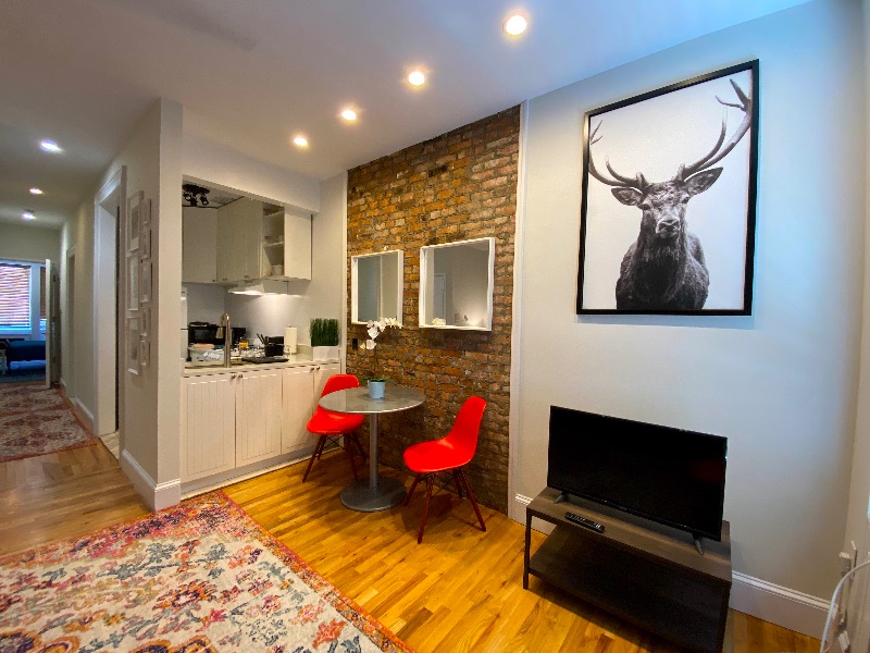 GORGEOUS & SPACIOUS  UPPER MANHATTAN APARTMENT - Photo 7