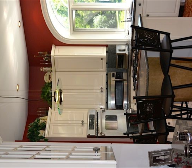 Fully Furnished Private Room and private bathroom and office if needed - Photo 5