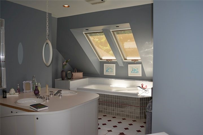 Fully Furnished Private Room and private bathroom and office if needed - Photo 9