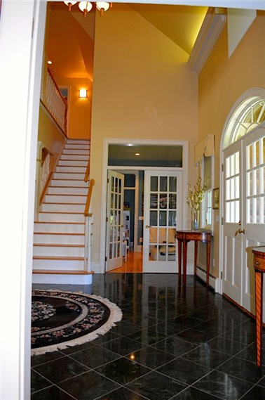 Fully Furnished Private Room and private bathroom and office if needed - Photo 7