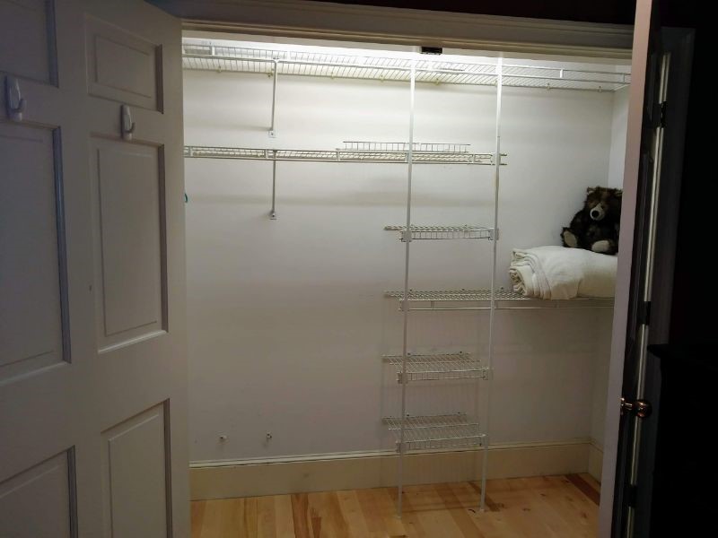 Fully Furnished Private Room and private bathroom and office if needed - Photo 11