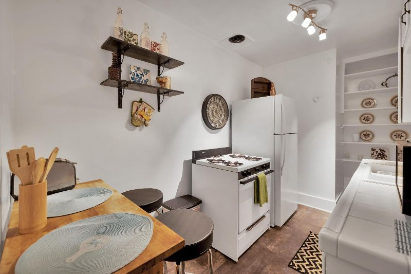 Spacious with Balcony view of downtown 4055 1/2 - Photo 2