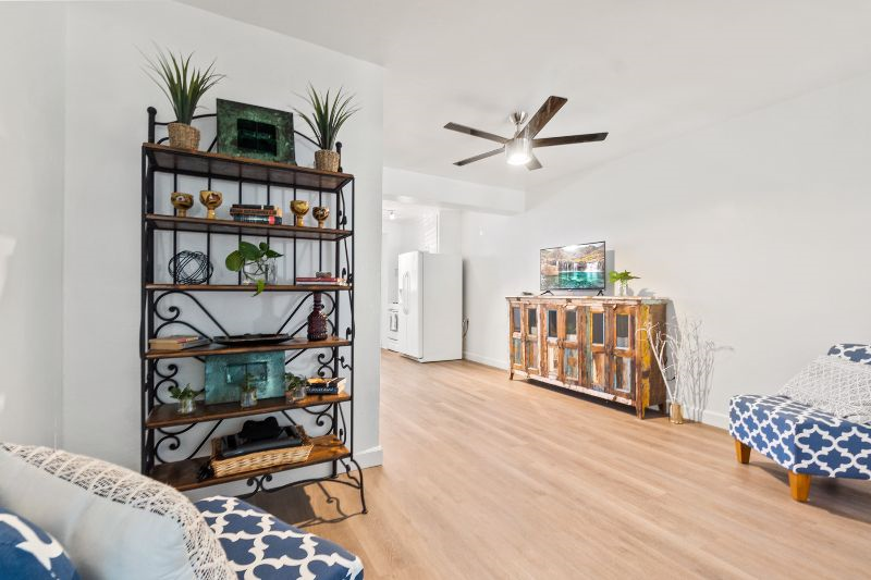 Spacious with Balcony view of downtown 4055 1/2 - Photo 5
