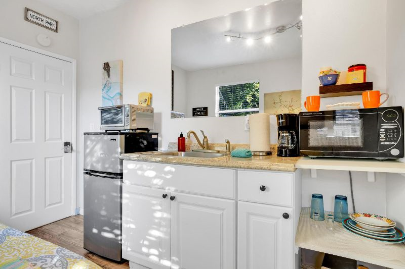 Spacious with Balcony view of downtown 4055 1/2 - Photo 4