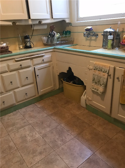 Available December 20, 2026 spacious 2 bedroom, 1 bath in the very comfortable Sunset neighborhood in San Francisco - Photo 6