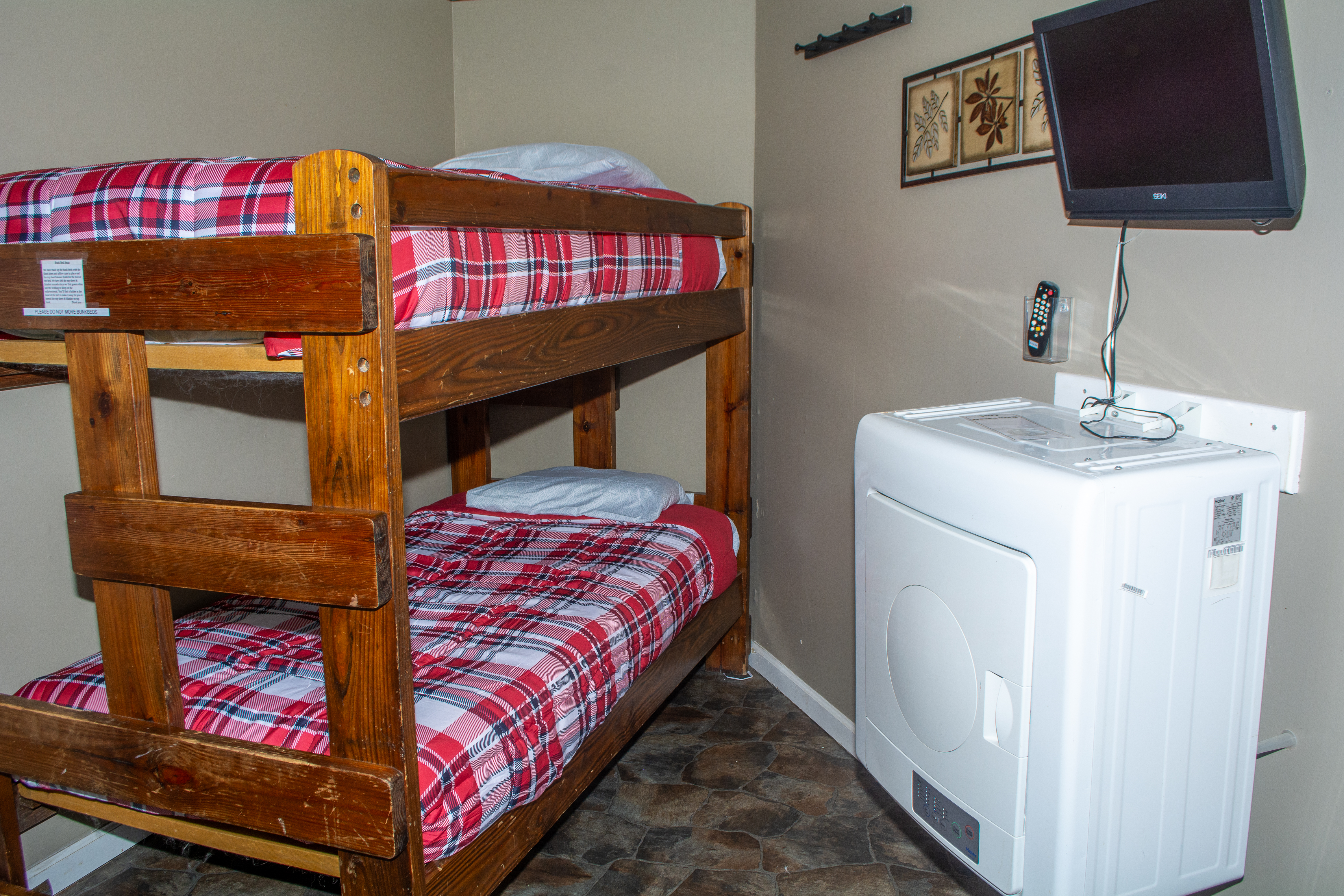 Furnished condo at Winterplace. First floor. Close to Raleigh and Princeton. - Photo 5