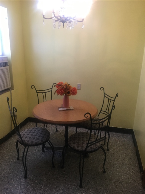 2 bedroom furnished apartment - Photo 2