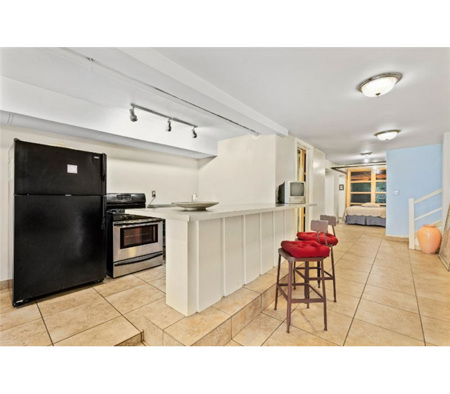 Garden Apartment - Photo 2