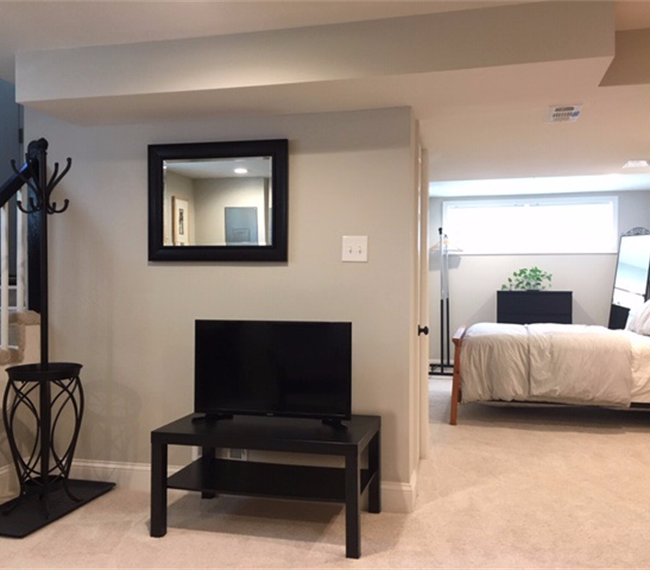 Private Sunny Suite One Block From Metro - Photo 11