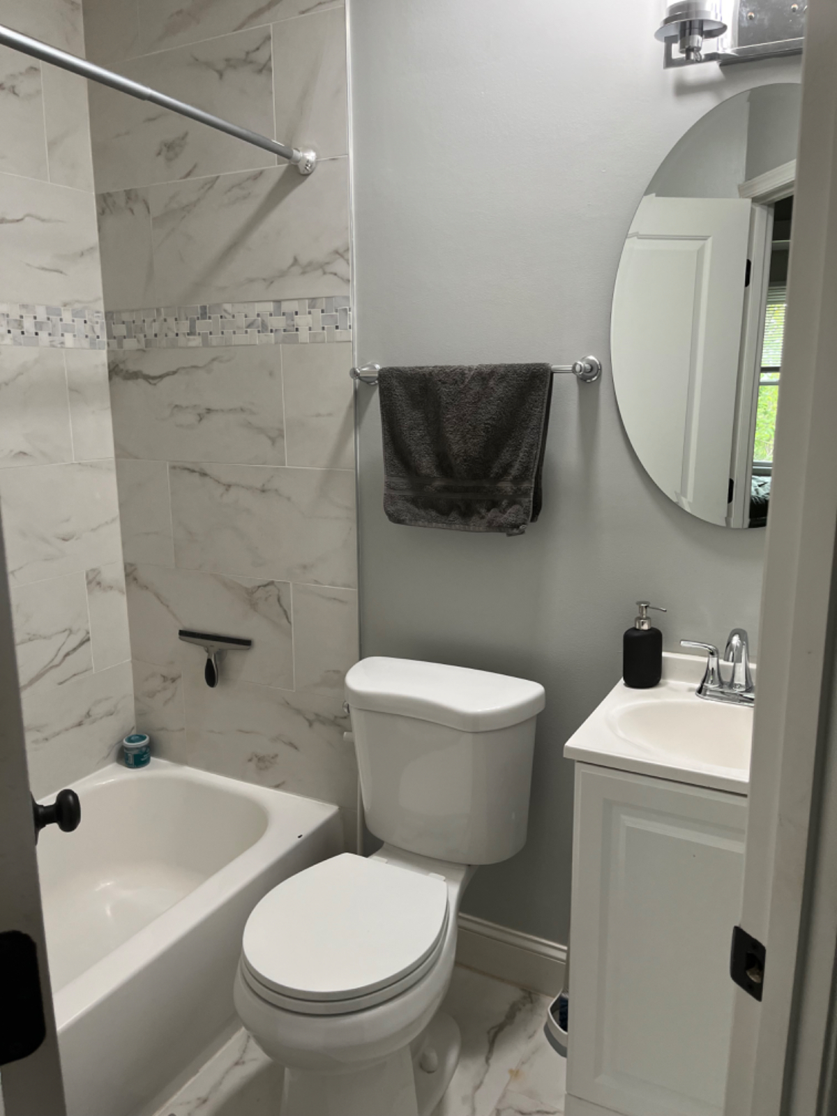 Private Sunny Suite One Block From Metro - Photo 10