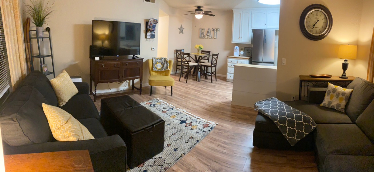 2bd/1ba, Triplex, One mile to the beach, Gated property, 3 units available. - Photo 3