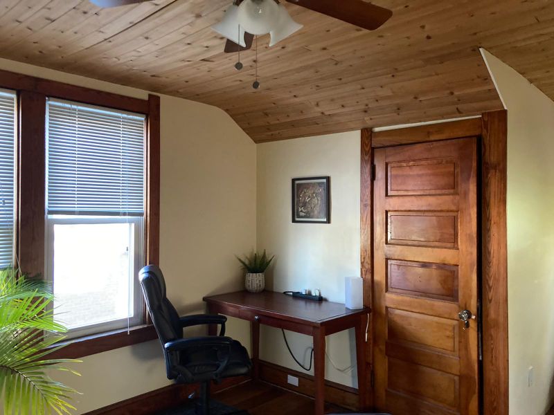 Entire Upstairs Suite - Photo 3
