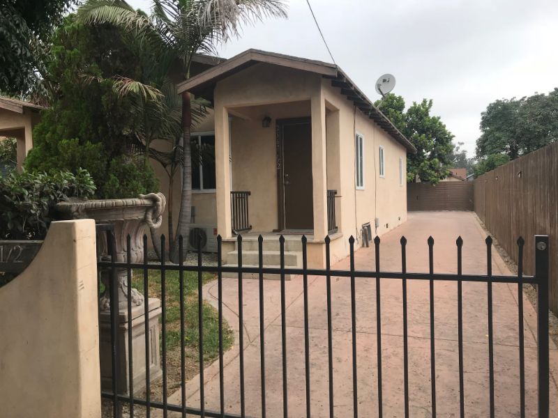 Private 1 Bedroom in a Duplex - Photo 4