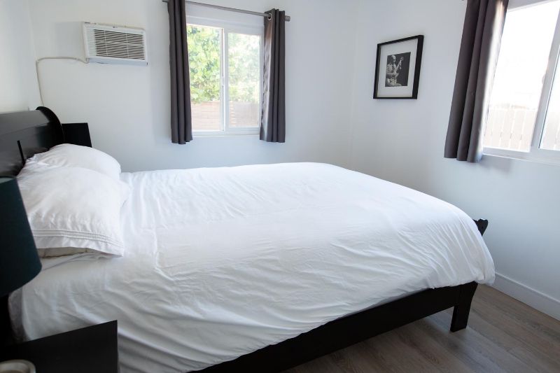 Private 1 Bedroom in a Duplex - Photo 5