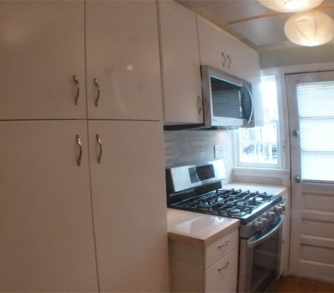 Steps from the 3 Metro Train Lines! Furnished Room is Lovely Home! - Photo 4