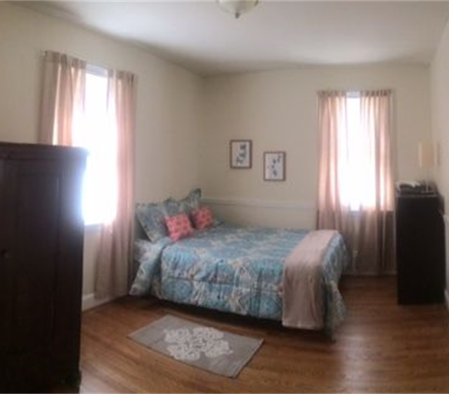 Steps from the 3 Metro Train Lines! Furnished Room is Lovely Home! - Photo 7