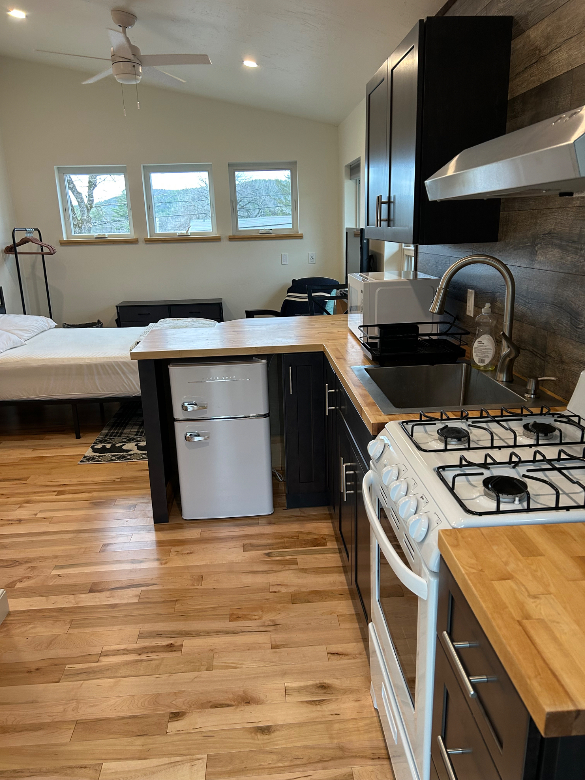Private Upstairs Suit in Quechee VT - Photo 10