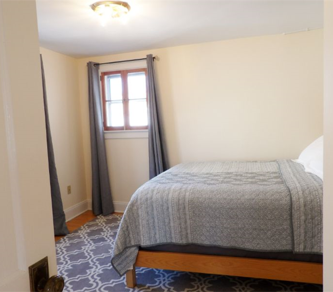 Spacious Apartment in Excellent Location - Photo 7