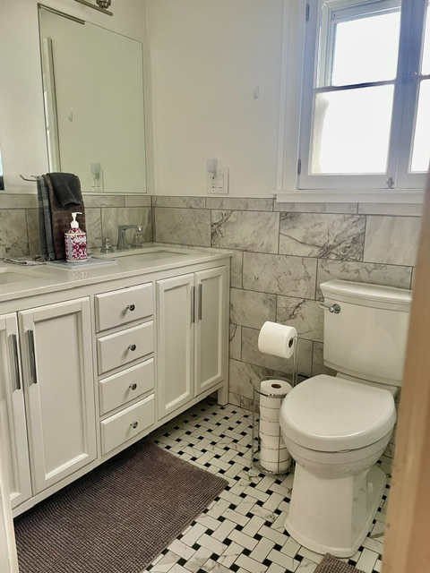 Spacious Apartment in Excellent Location - Photo 12