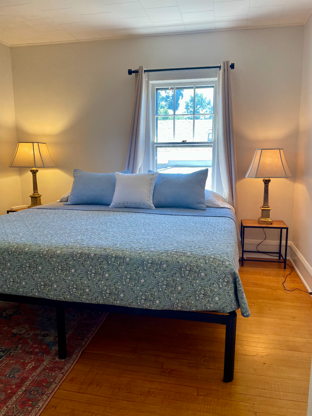 Spacious Apartment in Excellent Location - Photo 3