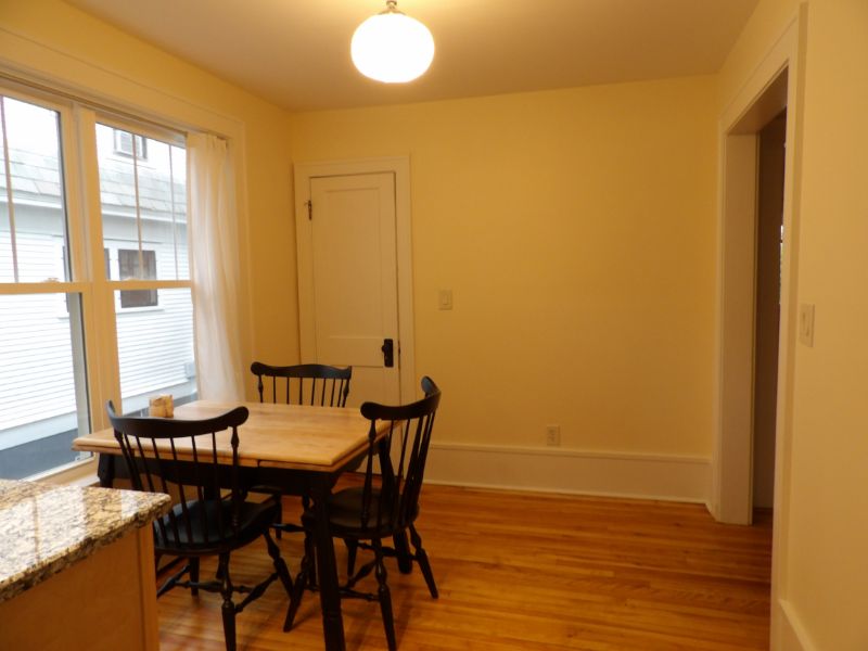 Spacious Apartment in Excellent Location - Photo 4