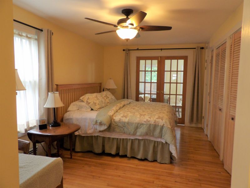 Spacious Apartment in Excellent Location - Photo 5