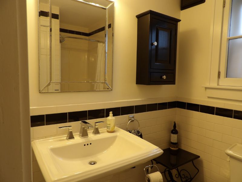 Spacious Apartment in Excellent Location - Photo 6