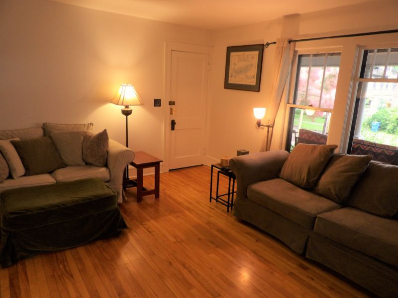 Spacious Apartment in Excellent Location - Photo 8