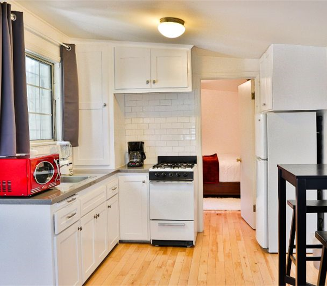 Private Detached Guesthouse in West LA - Photo 4