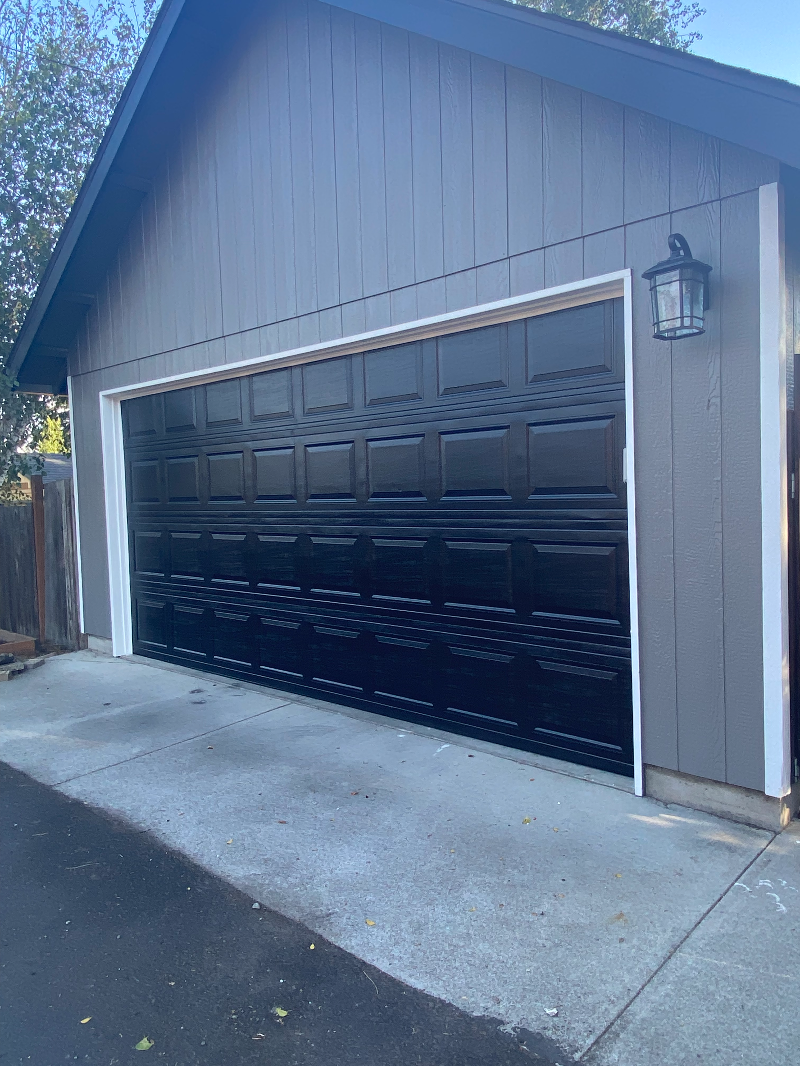 1370 NW Fresno Ave - Photo 3