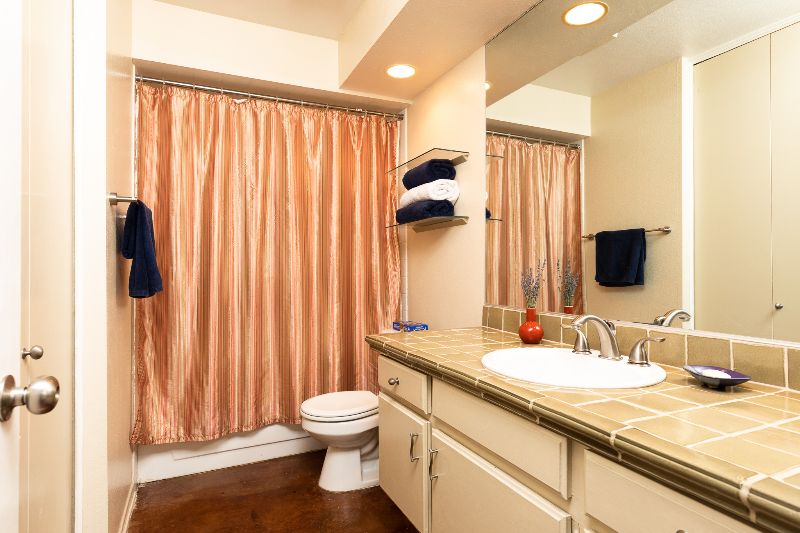 Spacious, Peaceful Condo Close to Hospitals, Pasadena, Downtown LA & More - Photo 6