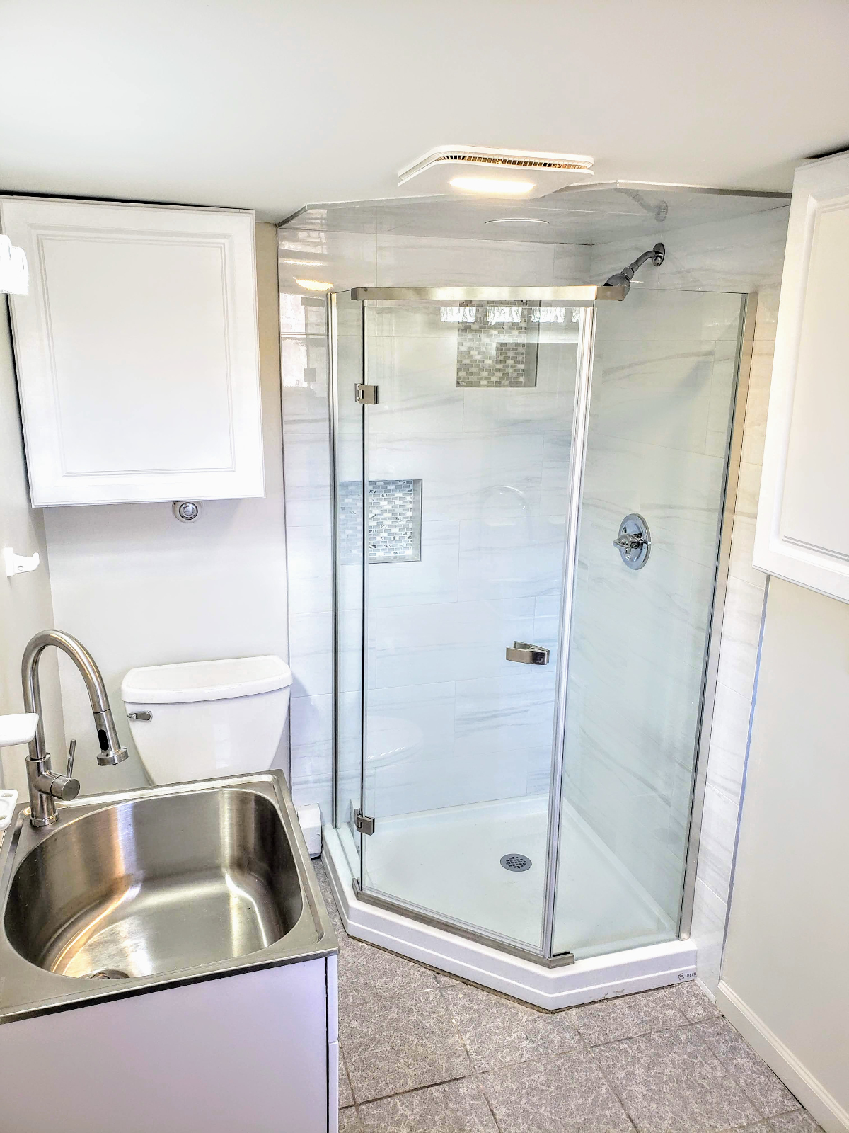 Luxury Furnished Studio Apartment - Photo 9
