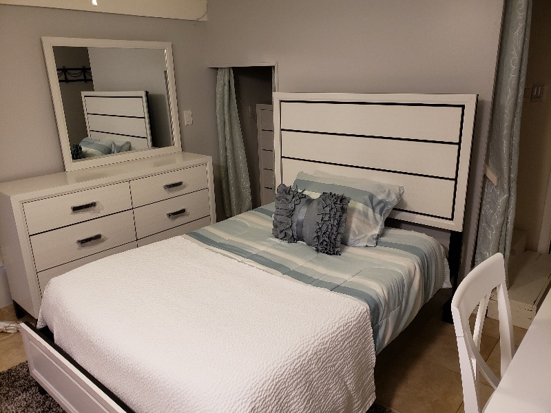 Luxury Furnished Studio Apartment - Photo 4